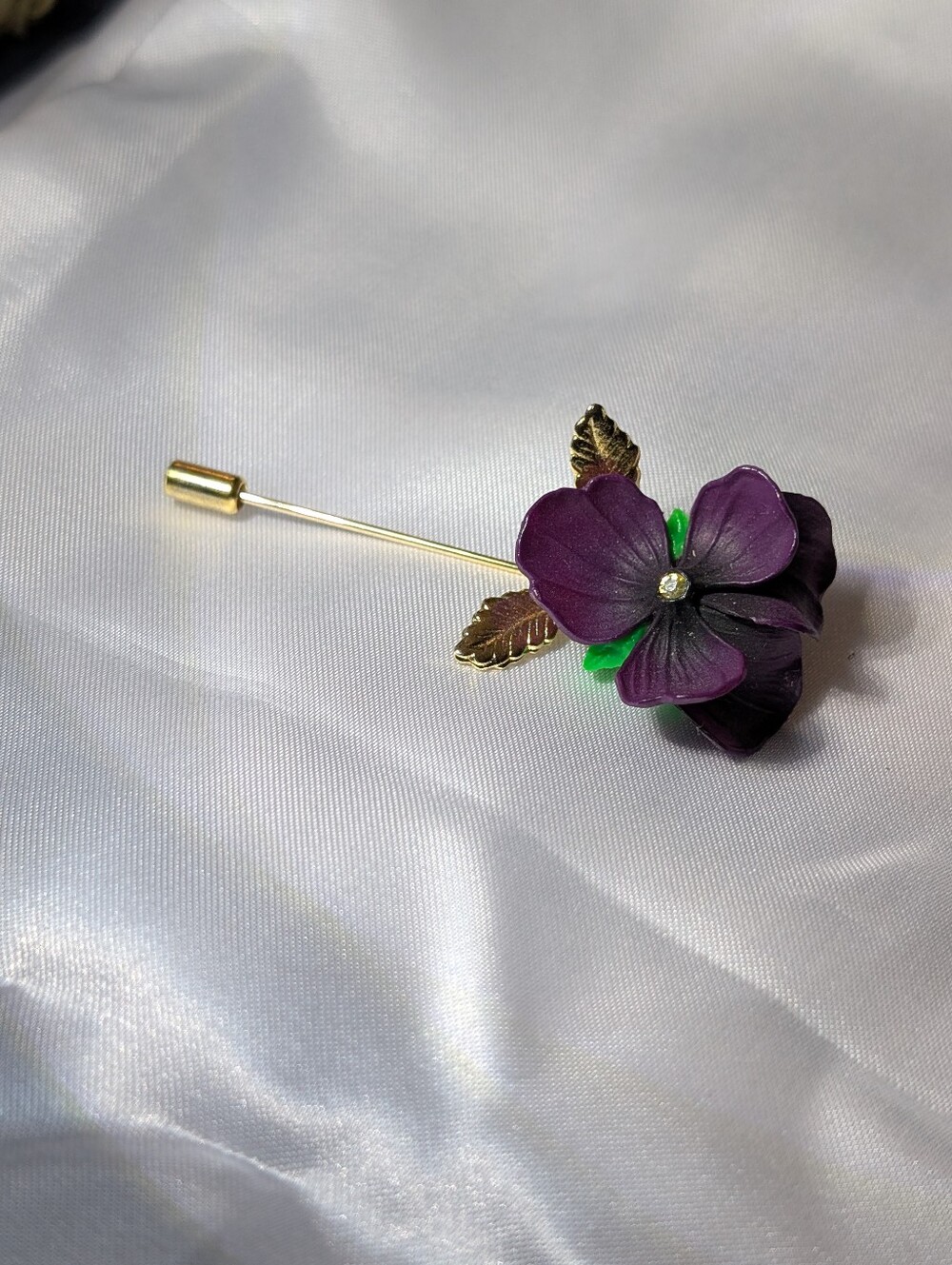 Vintage Gold Tone Purple Pansy Flower Rhinestone Accent Long Stick Pin Brooch